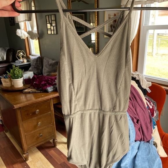 — - Picture 1 of 3